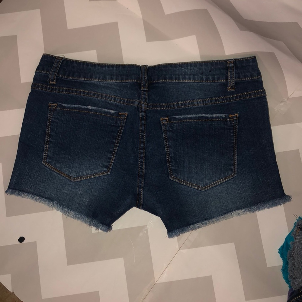 Americana Jean Shorts Stretchy Medium (Sz 5-7) - Picture 3 of 4